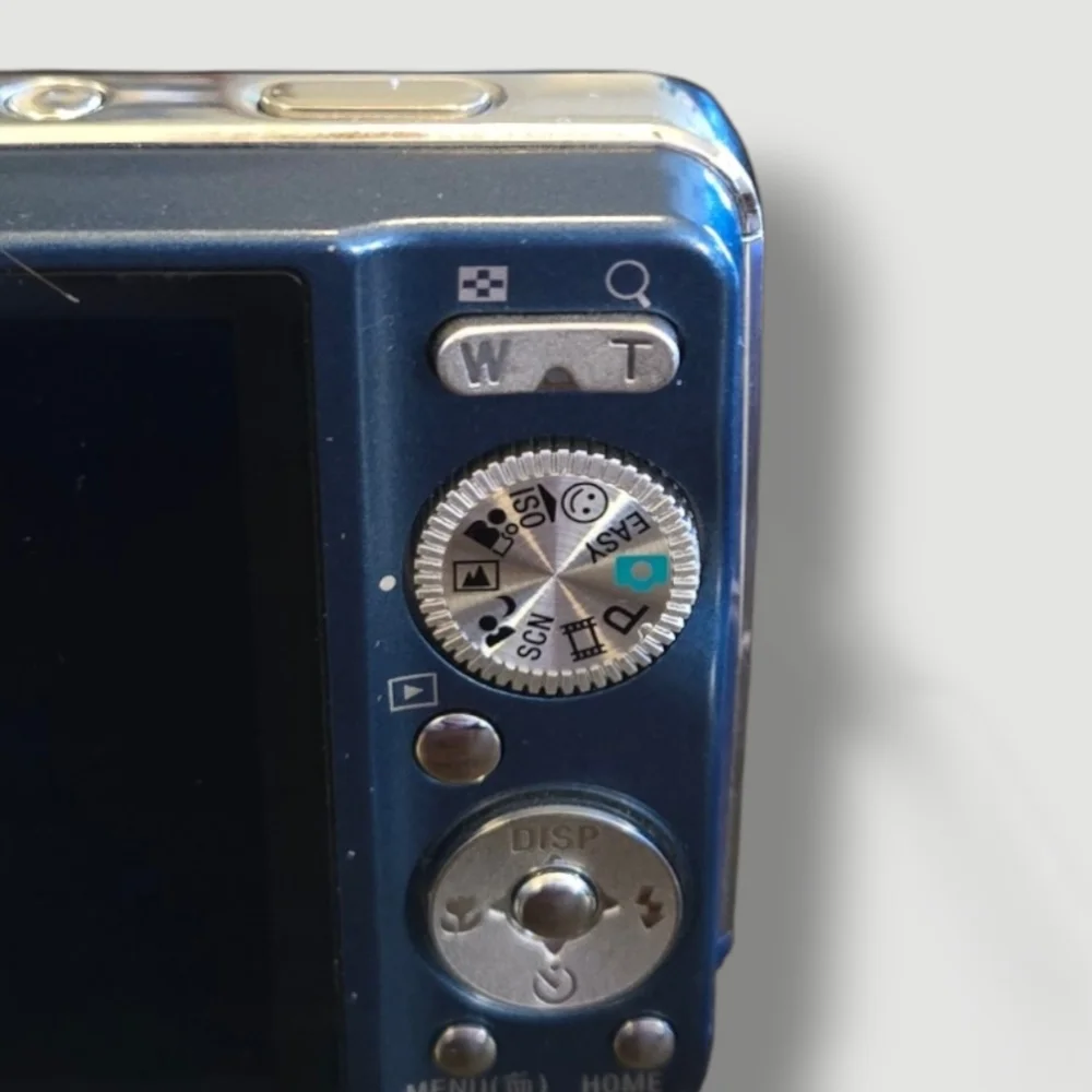 Sony Cyber-shot Blue Digital Camera Bundle - Picture 8 of 16